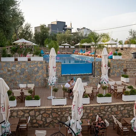Hotel Memai *